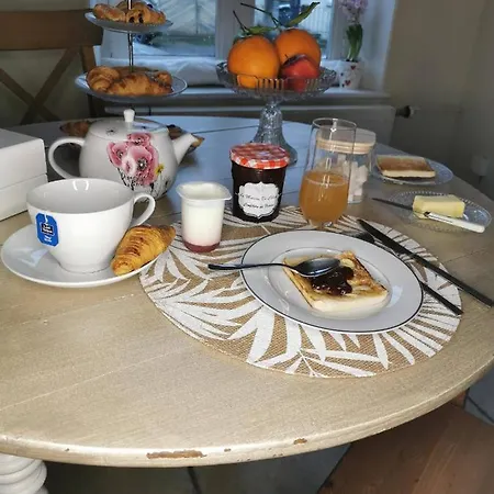 La Maison De Celine Frühstückspension Arry (Moselle)