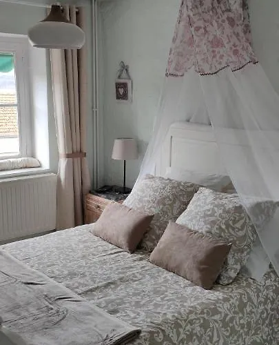 La Maison De Celine Bed & Breakfast